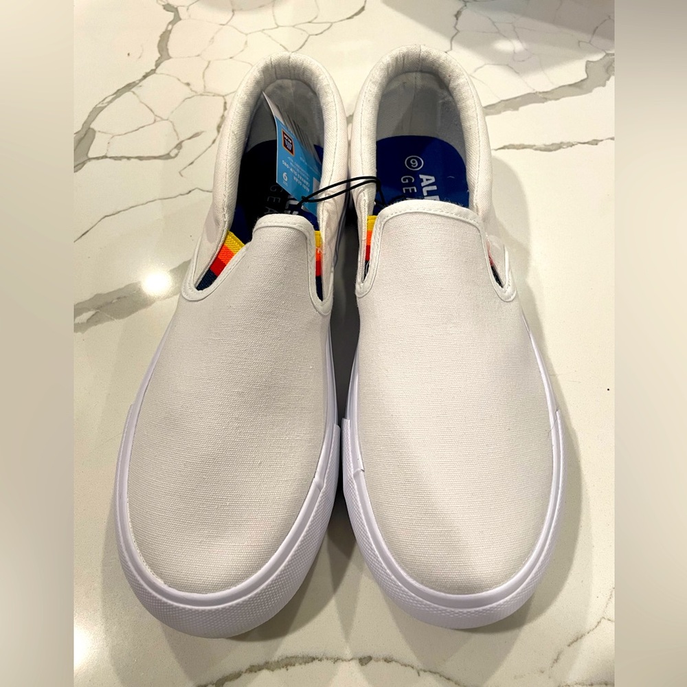 Aldi Gear Canvas Slip-Ons
